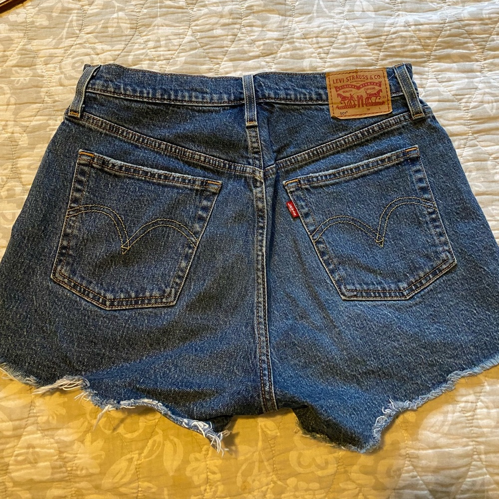 Levis 501 high waisted shorts. 29